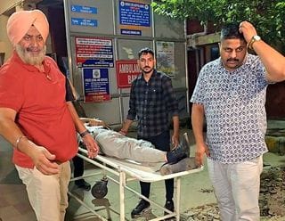 Attack on police, SI injured, saved his life by firing in the air