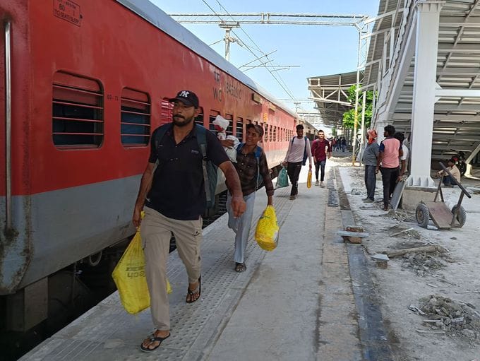 The block slowed down the speed of trains, disrupted the schedule