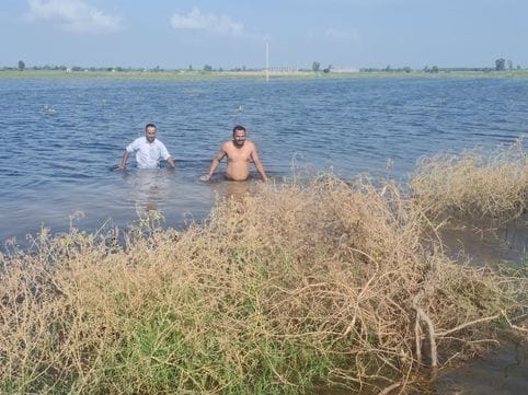 Waterlogging up to three feet in 4000 acres, no arrangement for drainage
