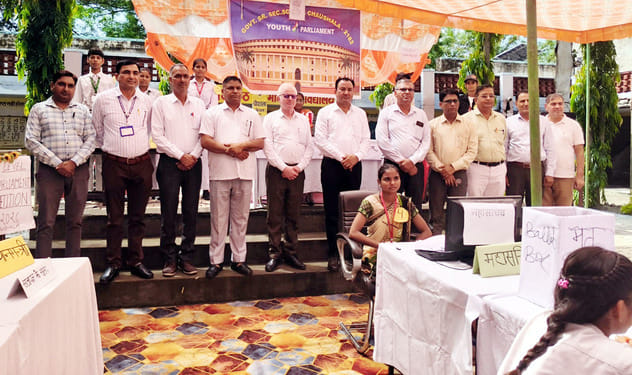 Chaushala High School Youth Parliament was organized, opposition raised issues, ruling party gave reply