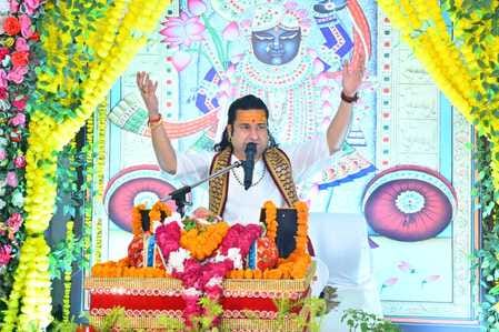 God kills the wicked: Vasishtha Maharaj
