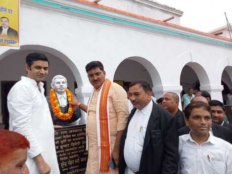 Daulatram Asthana had taken a loan and built a building for the advocates