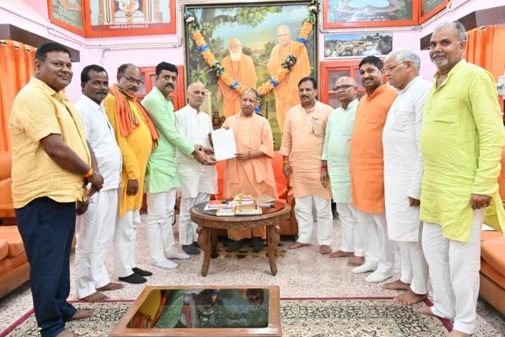 In Gorakhpur, Statue of former MLA Kedarnath Singh will be installed at another place in a respectful manner