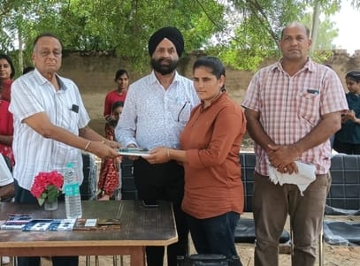 Honor ceremony for talented girl students in women's college