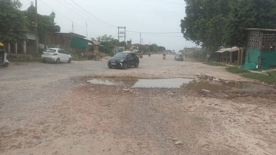 Obstruction on transport land, occupiers went to court