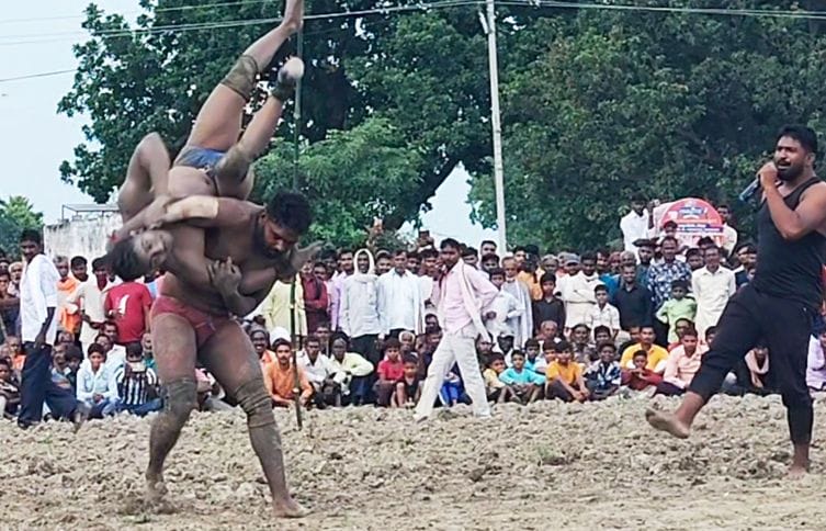 Faizal Ghani won the wrestling match by defeating Shaitan Singh