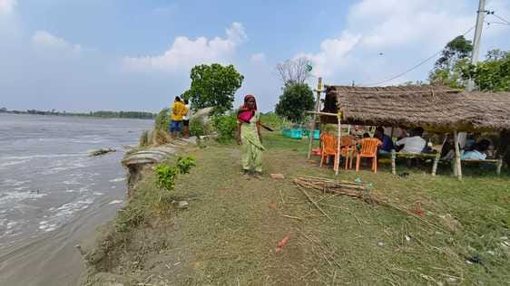 Increasing erosion of Ganga, panic in Samaichipur Chitar village