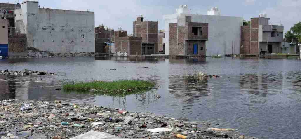 Situation worsens due to floods in Bahadurgarh and Delhi border