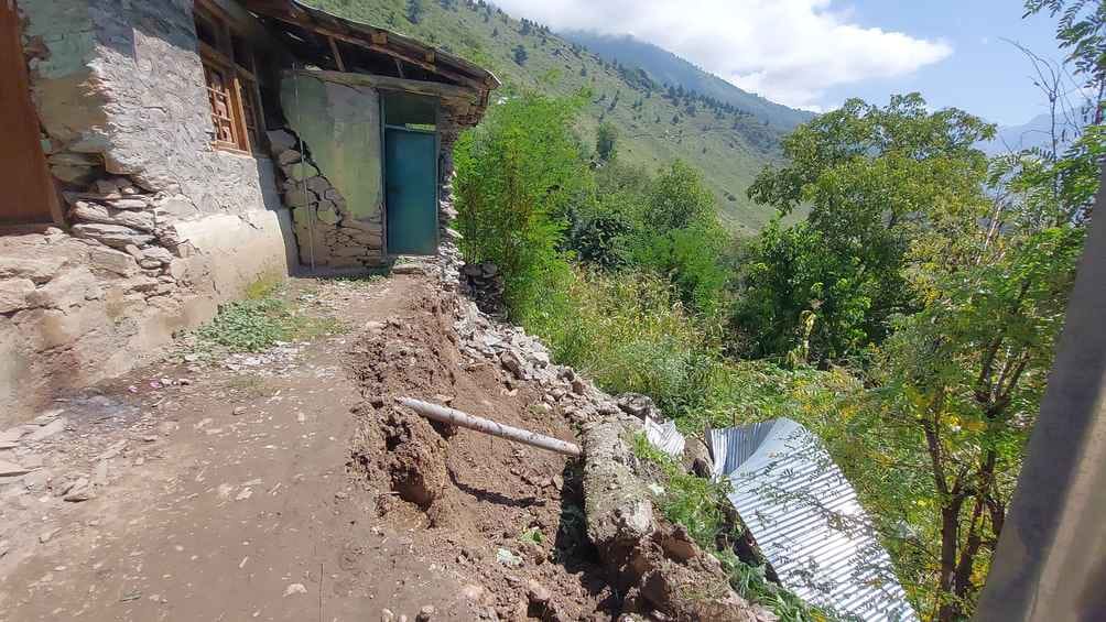 School wall damaged in Kangan's Badipathri Thun