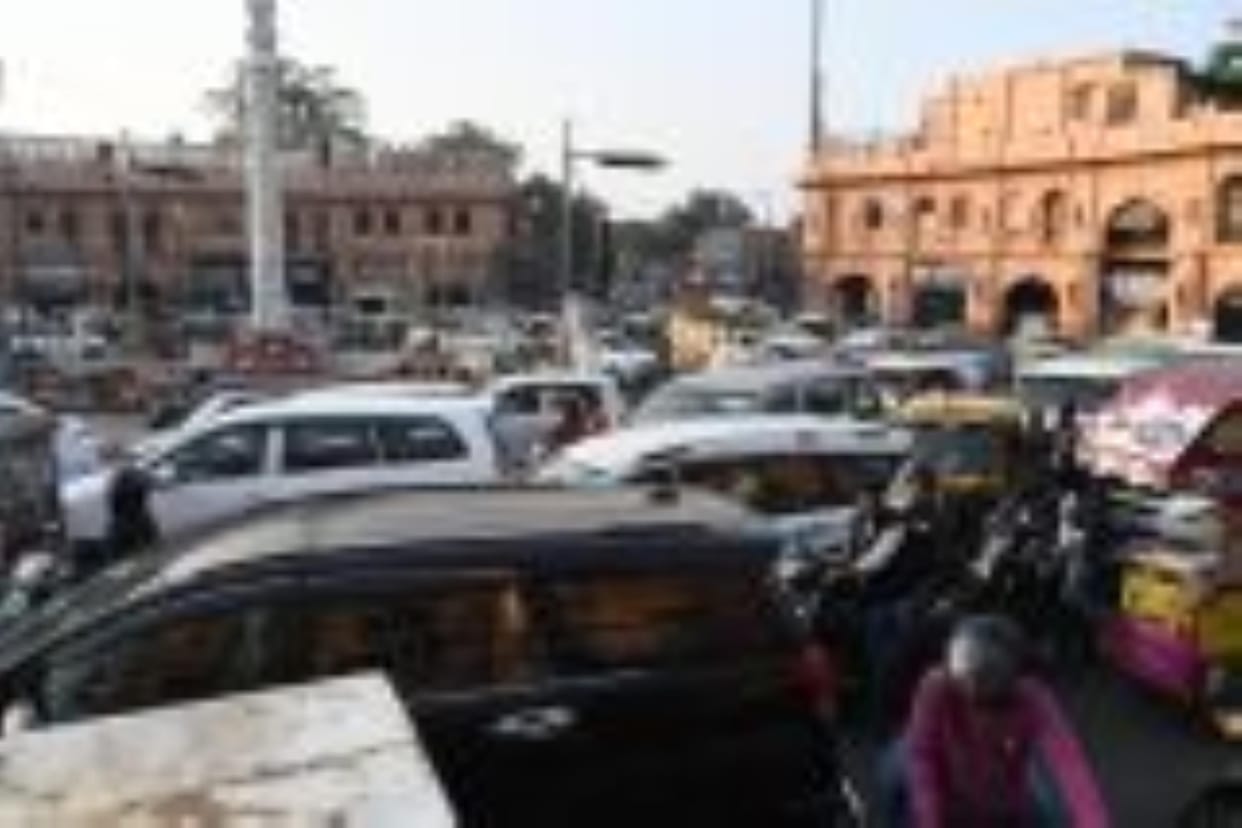 Efforts to improve Kaiserbagh crossing, police booth will be shifted, parking will be built