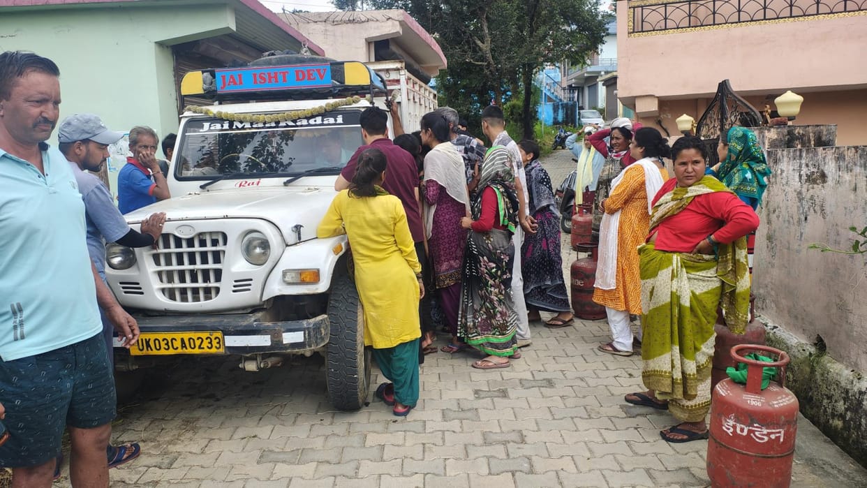 Gas agency started supply of cooking gas in rural areas