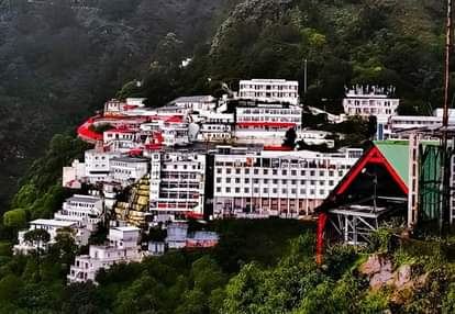 मां वैष्णो देवी का दरबार। संवाद