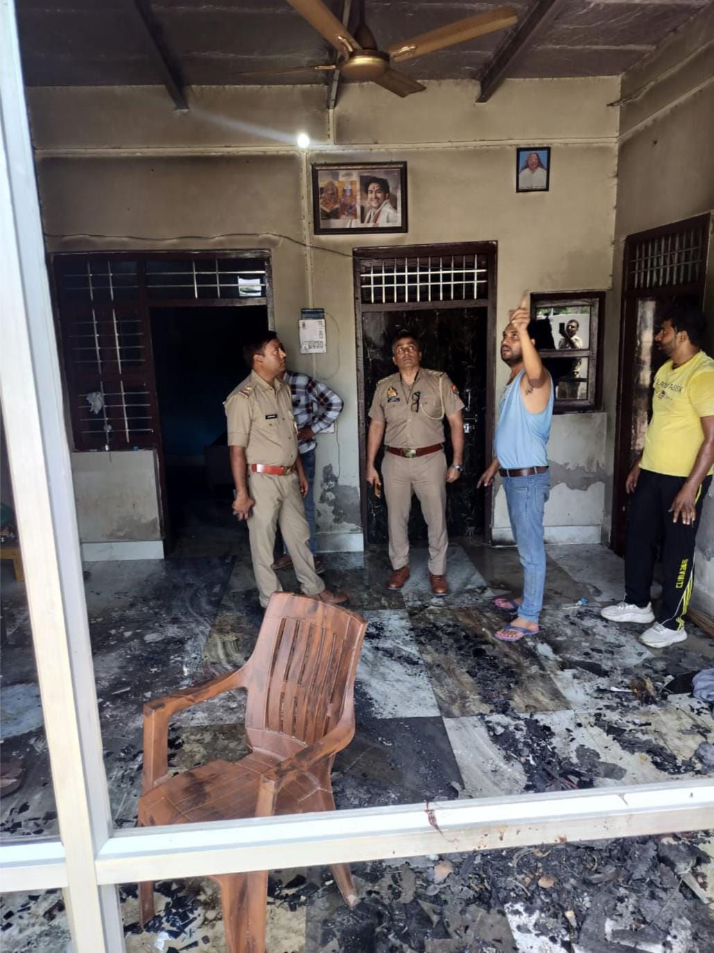 Three youths got burnt while setting fire in Hatana, referred to Delhi