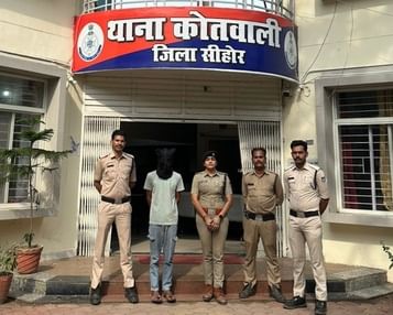 पुलिस ने आरोपी को गिरफ्तार कर रिमांड पर लेकर माल मशरुका की रिकवरी शुरू कर दी है।