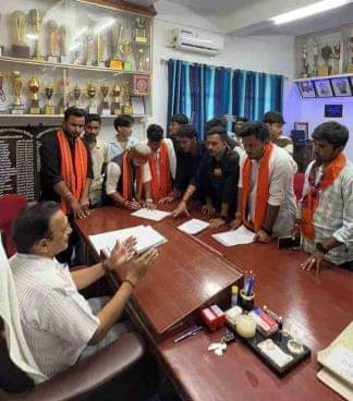 ABVP workers sit on dharna after gherao of campus director