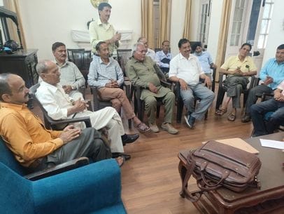 Pension should be given on the first date: Uttam