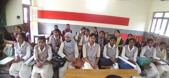 Farheen and Shalu Saifi first in poster competition