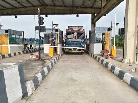 Toll built in Fardhan started with incomplete facilities