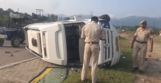 Udhampur, Accident, Tempo Traveller, One Died, Three Injured