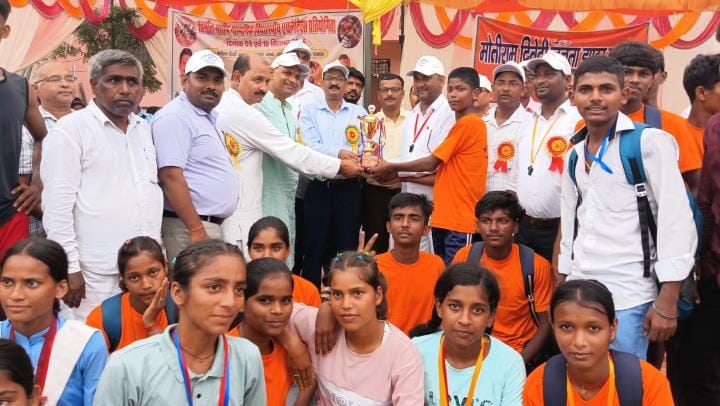MRD Inter College Farenda got first place in the competition