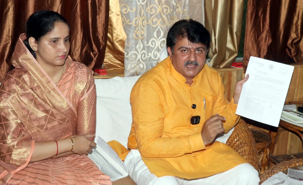 A war of words broke out between BJP leaders over the expenditure of funds for the flood project
