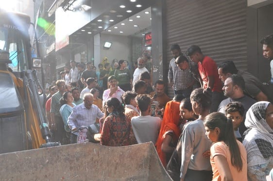 Amid the uproar, the corporation demolished the warehouses of 40 shops and confiscated the goods of 15 shops