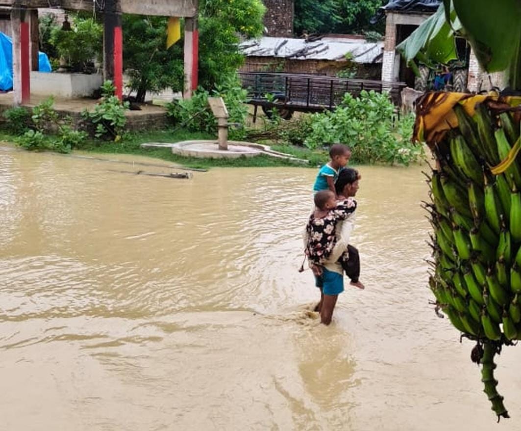 Kharjhar hill stream overflows, three villages surrounded by flood
