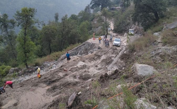 Nakrod-Chanju road closed due to landslide in Dodni drain