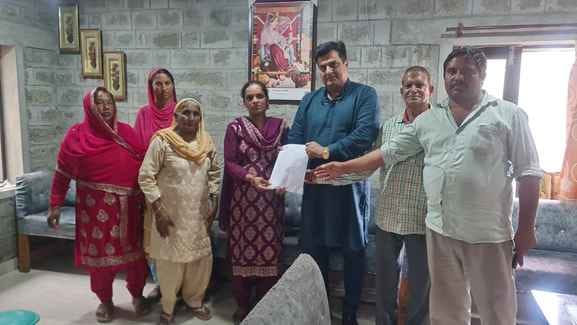 The post of Sanskrit Shastri is vacant in Khaggal School, the number of students is decreasing
