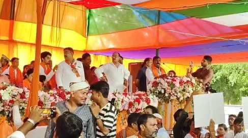 Muzaffarpur Bihar news : nda workers meeting crowd today two bjp leaders worker blame each other