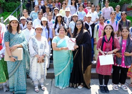 Young students became volunteers of Red Cross and Red Ribbon Club