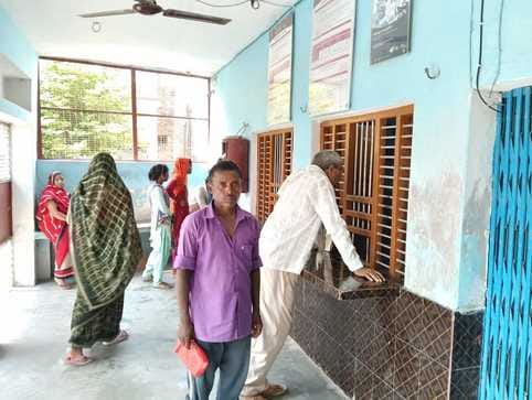 Server down in post office for four days, consumers troubled