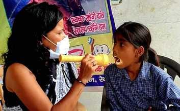 Children's teeth were checked in the camp