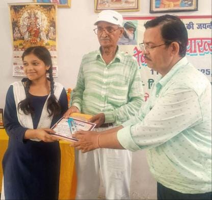 Prachi Singh tops the lecture competition