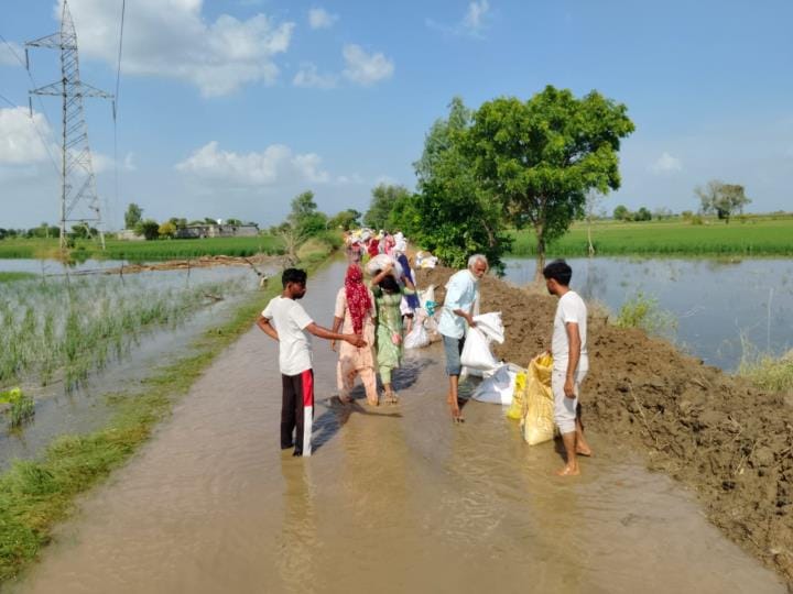 Ghaggar drain broke near Patan, water came on the road in Dahima, Hisar-Tosham route diverted
