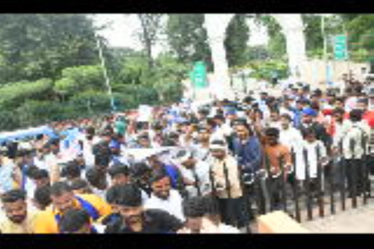 Azad Samaj Party took to the streets to save Hyder Canal Colony