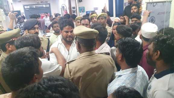 Uproar in women's hospital over death of newborn