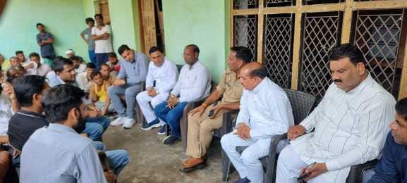 Safai Karamcharis continued strike till afternoon, heavy police force deployed
