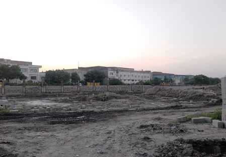Development and facilities of industrial sectors stuck in departments, corporation has also stopped garbage pickup