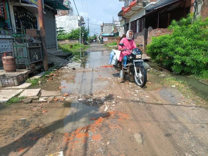 Heavy rain caused waterlogging in many areas