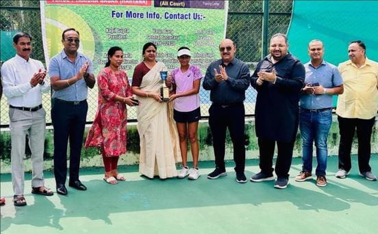 Haryana's Devansh and UP's Siddhi won the tennis trophy