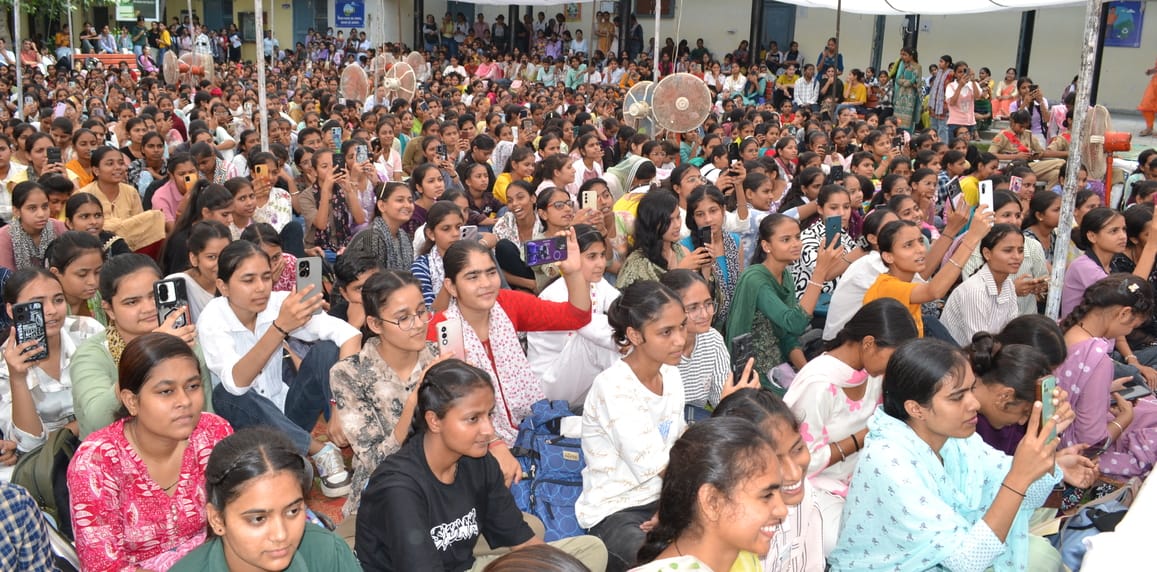 Prachi excelled in singing and dancing, Shivani in poetry and painting