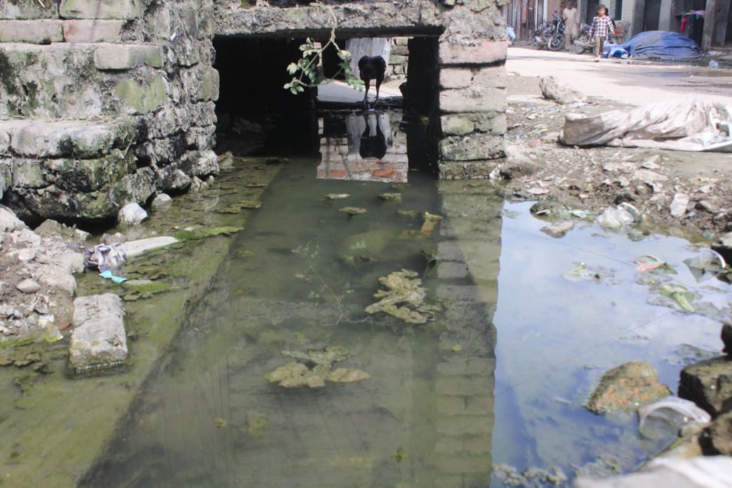 The supply of contaminated water does not stop even when diarrhea patients arrive