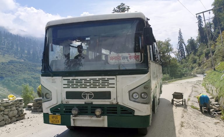 Bus service started between Keylong-Manali through Atal Tunnel