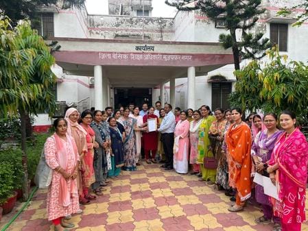 Women Teachers Association submitted a memorandum in protest against TET