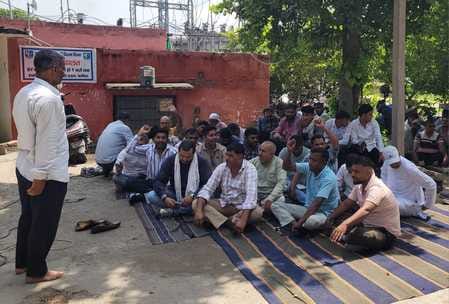 Employees demonstrated in support of their low wages and demands
