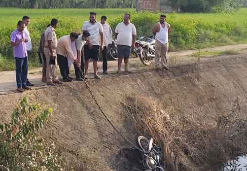 Sensation due to finding a bike in Dadupur-Nalvi canal