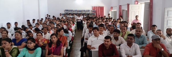 Dialogue with teachers and students on the concept of developing India and UP