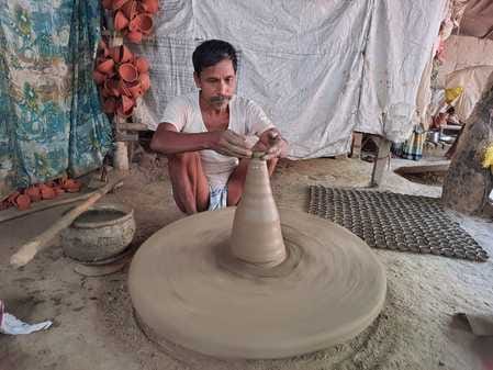 Potters expect business of up to 30 lakhs on Diwali