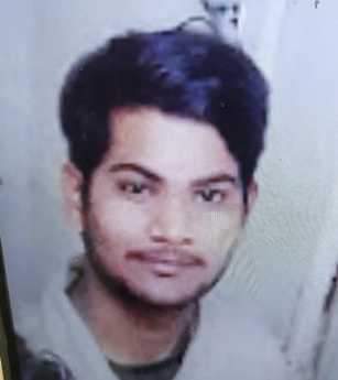 The body of a young man who had left home to go to the market was found hanging from a noose